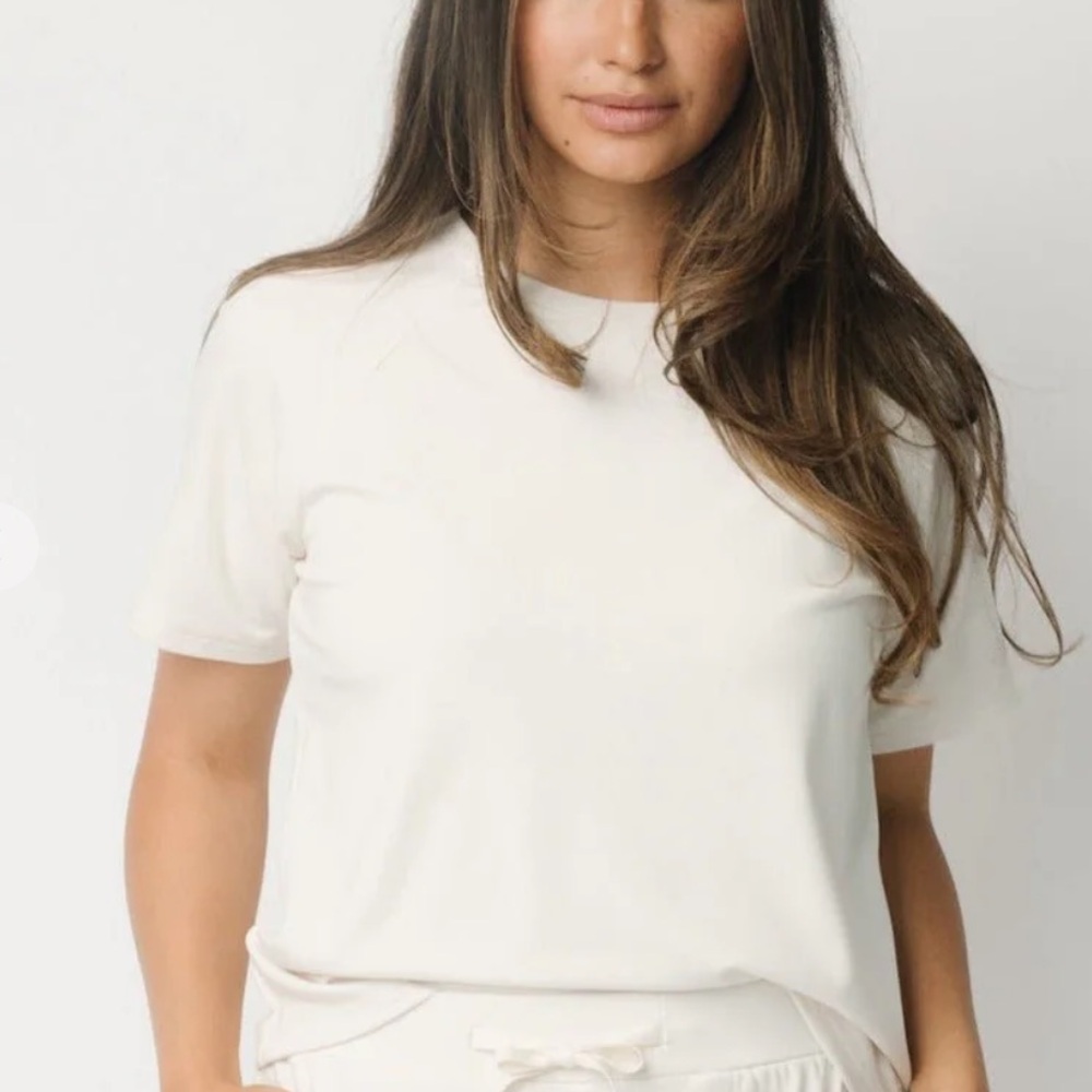 BRAND NEW Cozy Earth Women's Ultra-Soft Bamboo Raglan Tee. Size XS
